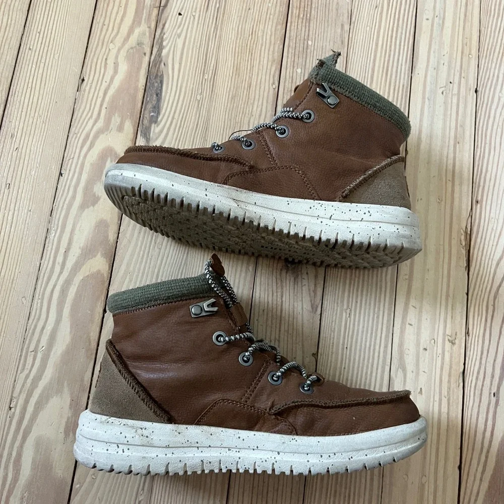 Hey Dude Bradley Boot Youth Size 4 Walnut Brown Leather Knit Collar Ankle Boots